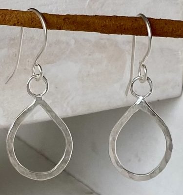 Teardrop silver earrings